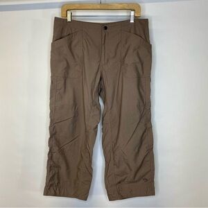 Mountain Hardware outdoor hiking capri pants